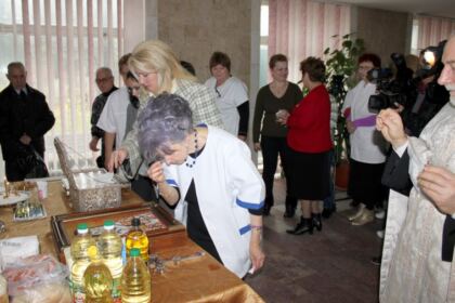Slujire liturgică şi social filantropică în Spitalul Clinic de Urgenţe „Sf. Ap. Andrei“ din Galaţi – fotografia 9