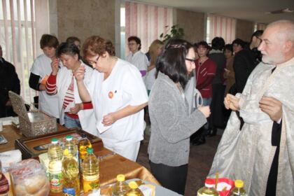 Slujire liturgică şi social filantropică în Spitalul Clinic de Urgenţe „Sf. Ap. Andrei“ din Galaţi – fotografia 10