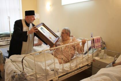 Slujire liturgică şi social filantropică în Spitalul Clinic de Urgenţe „Sf. Ap. Andrei“ din Galaţi – fotografia 18