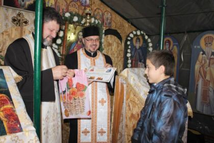 A IV-a ediţie a Concursului de religie pentru copii „Credinţă şi cultură“ închinat Sfântul Dimitrie cel Nou, la parohia „Dimitrie Cantemir“ din Galaţi – fotografia 8