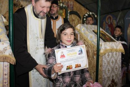 A IV-a ediţie a Concursului de religie pentru copii „Credinţă şi cultură“ închinat Sfântul Dimitrie cel Nou, la parohia „Dimitrie Cantemir“ din Galaţi – fotografia 11