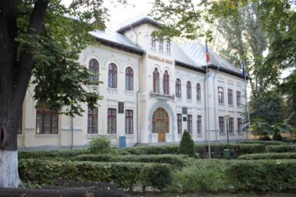 Deschiderea noului an şcolar la Seminarul Teologic „Sfântul Apostol Andrei“ din Galaţi – fotografia 1