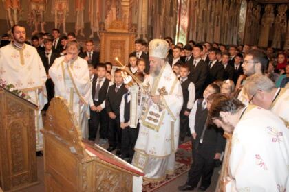 Deschiderea noului an şcolar la Seminarul Teologic „Sfântul Apostol Andrei“ din Galaţi – fotografia 9
