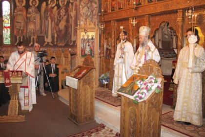 Deschiderea noului an şcolar la Seminarul Teologic „Sfântul Apostol Andrei“ din Galaţi – fotografia 12