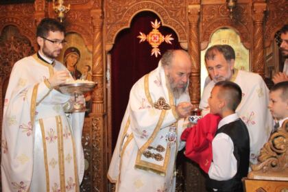 Deschiderea noului an şcolar la Seminarul Teologic „Sfântul Apostol Andrei“ din Galaţi – fotografia 15