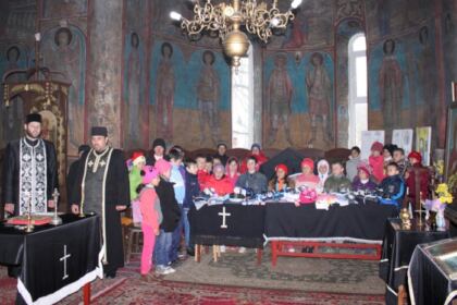 Programul social-filantropic „Ne înnoim de Sfintele Paşti“ în Arhiepiscopia Dunării de Jos – fotografia 4