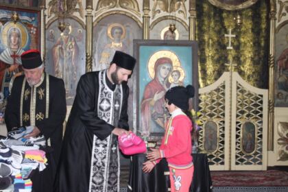 Programul social-filantropic „Ne înnoim de Sfintele Paşti“ în Arhiepiscopia Dunării de Jos – fotografia 8