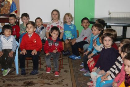 Serbare dedicată Sfântului Ierarh Nicolae la Grădiniţa „Familia“ din Brăila – fotografia 11