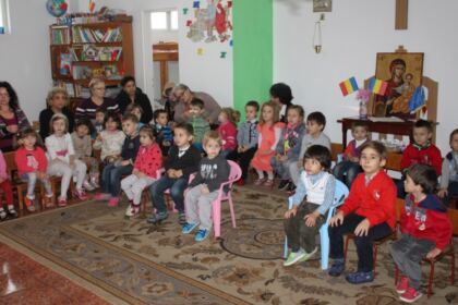 Serbare dedicată Sfântului Ierarh Nicolae la Grădiniţa „Familia“ din Brăila – fotografia 15