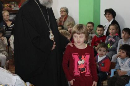 Serbare dedicată Sfântului Ierarh Nicolae la Grădiniţa „Familia“ din Brăila – fotografia 20