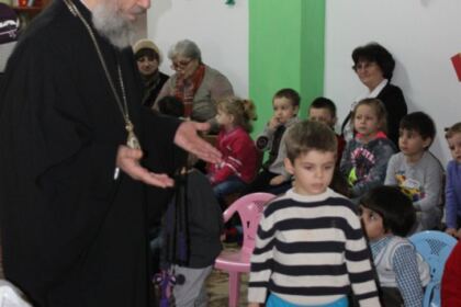 Serbare dedicată Sfântului Ierarh Nicolae la Grădiniţa „Familia“ din Brăila – fotografia 21