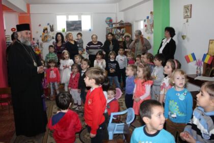 Serbare dedicată Sfântului Ierarh Nicolae la Grădiniţa „Familia“ din Brăila – fotografia 23