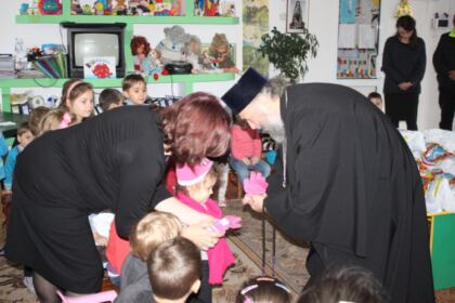 Serbare dedicată Sfântului Ierarh Nicolae la Grădiniţa „Familia“ din Brăila – fotografia 28