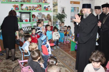 Serbare dedicată Sfântului Ierarh Nicolae la Grădiniţa „Familia“ din Brăila – fotografia 32