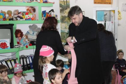 Serbare dedicată Sfântului Ierarh Nicolae la Grădiniţa „Familia“ din Brăila – fotografia 35