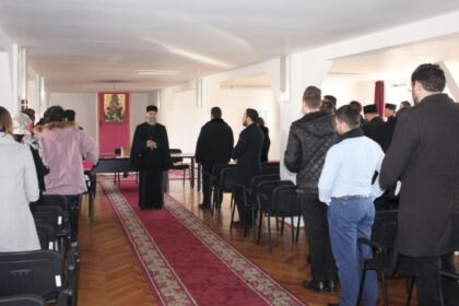 Curs de spiritualitate ortodoxă şi concert de colinde la Centrul Eparhial – fotografia 1