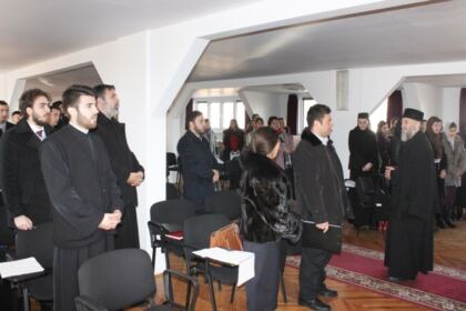 Curs de spiritualitate ortodoxă şi concert de colinde la Centrul Eparhial – fotografia 2