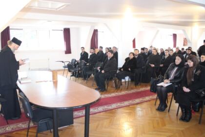 Curs de spiritualitate ortodoxă şi concert de colinde la Centrul Eparhial – fotografia 5