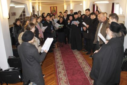Curs de spiritualitate ortodoxă şi concert de colinde la Centrul Eparhial – fotografia 12