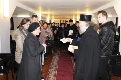 Curs de spiritualitate ortodoxă şi concert de colinde la Centrul Eparhial – fotografia 13