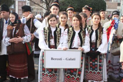 Festivalul de datini şi obiceiuri „Tudor Pamfile“ la Catedrala Arhiepiscopală din Galaţi – fotografia 8
