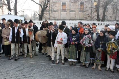 Festivalul de datini şi obiceiuri „Tudor Pamfile“ la Catedrala Arhiepiscopală din Galaţi – fotografia 10