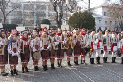 Festivalul de datini şi obiceiuri „Tudor Pamfile“ la Catedrala Arhiepiscopală din Galaţi – fotografia 21