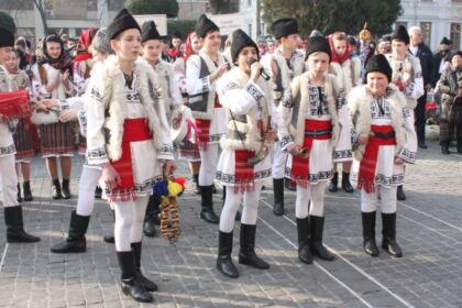 Festivalul de datini şi obiceiuri „Tudor Pamfile“ la Catedrala Arhiepiscopală din Galaţi – fotografia 24