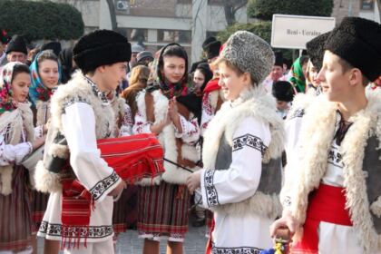 Festivalul de datini şi obiceiuri „Tudor Pamfile“ la Catedrala Arhiepiscopală din Galaţi – fotografia 25