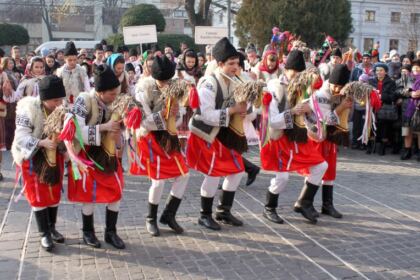 Festivalul de datini şi obiceiuri „Tudor Pamfile“ la Catedrala Arhiepiscopală din Galaţi – fotografia 31