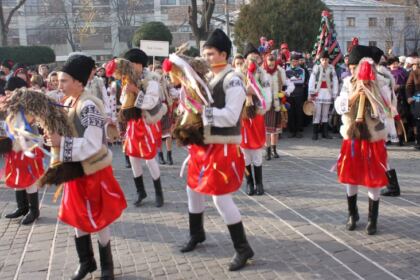 Festivalul de datini şi obiceiuri „Tudor Pamfile“ la Catedrala Arhiepiscopală din Galaţi – fotografia 32