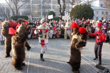 Festivalul de datini şi obiceiuri „Tudor Pamfile“ la Catedrala Arhiepiscopală din Galaţi – fotografia 34
