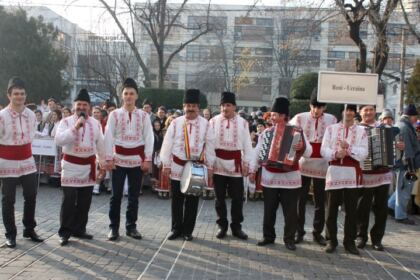 Festivalul de datini şi obiceiuri „Tudor Pamfile“ la Catedrala Arhiepiscopală din Galaţi – fotografia 38