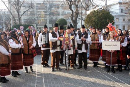 Festivalul de datini şi obiceiuri „Tudor Pamfile“ la Catedrala Arhiepiscopală din Galaţi – fotografia 46
