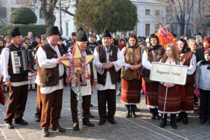 Festivalul de datini şi obiceiuri „Tudor Pamfile“ la Catedrala Arhiepiscopală din Galaţi – fotografia 47