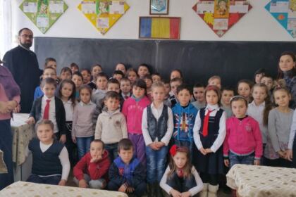 Întâlnire duhovnicească cu elevii Şcolii gimnaziale din Umbrăreşti, judeţul Tecuci – fotografia 3