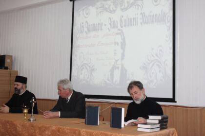 Poetul Mihai Eminescu omagiat de elevii Seminarului Teologic „Sfântul Apostol Andrei“ din Galaţi – fotografia 4