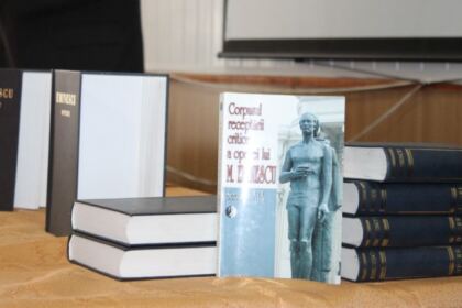 Poetul Mihai Eminescu omagiat de elevii Seminarului Teologic „Sfântul Apostol Andrei“ din Galaţi – fotografia 6