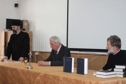 Poetul Mihai Eminescu omagiat de elevii Seminarului Teologic „Sfântul Apostol Andrei“ din Galaţi – fotografia 10