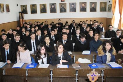 Simpozion interliceal la Seminarul „Sf. Ap. Andrei“ din Galaţi – fotografia 10
