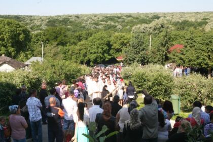 Sărbătoarea Preasfintei Treimi în pădurea Buciumenilor – fotografia 6