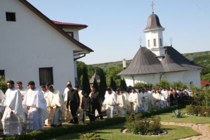 Sărbătoarea Preasfintei Treimi în pădurea Buciumenilor – fotografia 9