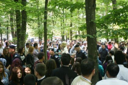 Sărbătoarea Preasfintei Treimi în pădurea Buciumenilor – fotografia 20