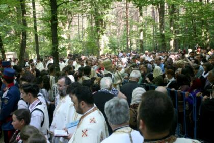 Sărbătoarea Preasfintei Treimi în pădurea Buciumenilor – fotografia 21