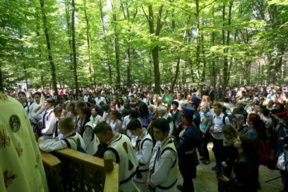 Sărbătoarea Preasfintei Treimi în pădurea Buciumenilor – fotografia 41