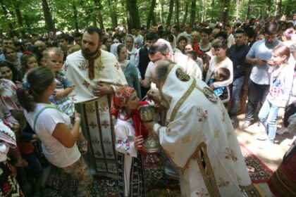 Sărbătoarea Preasfintei Treimi în pădurea Buciumenilor – fotografia 46