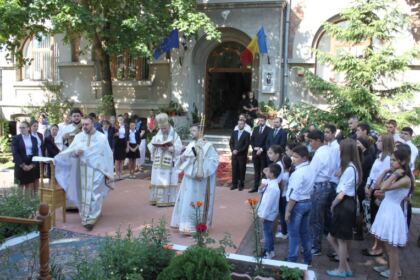 Duminica Părinţilor şi a Copiilor la Aşezământul Social-Filantropic „Sfântul Vasile cel Mare“ din Galaţi – fotografia 7
