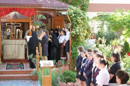 Duminica Părinţilor şi a Copiilor la Aşezământul Social-Filantropic „Sfântul Vasile cel Mare“ din Galaţi – fotografia 11