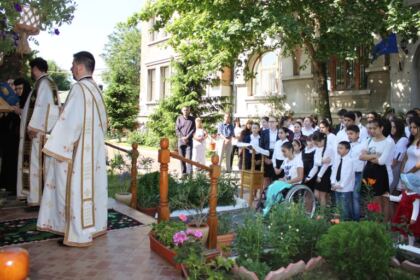 Duminica Părinţilor şi a Copiilor la Aşezământul Social-Filantropic „Sfântul Vasile cel Mare“ din Galaţi – fotografia 15