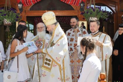 Duminica Părinţilor şi a Copiilor la Aşezământul Social-Filantropic „Sfântul Vasile cel Mare“ din Galaţi – fotografia 31